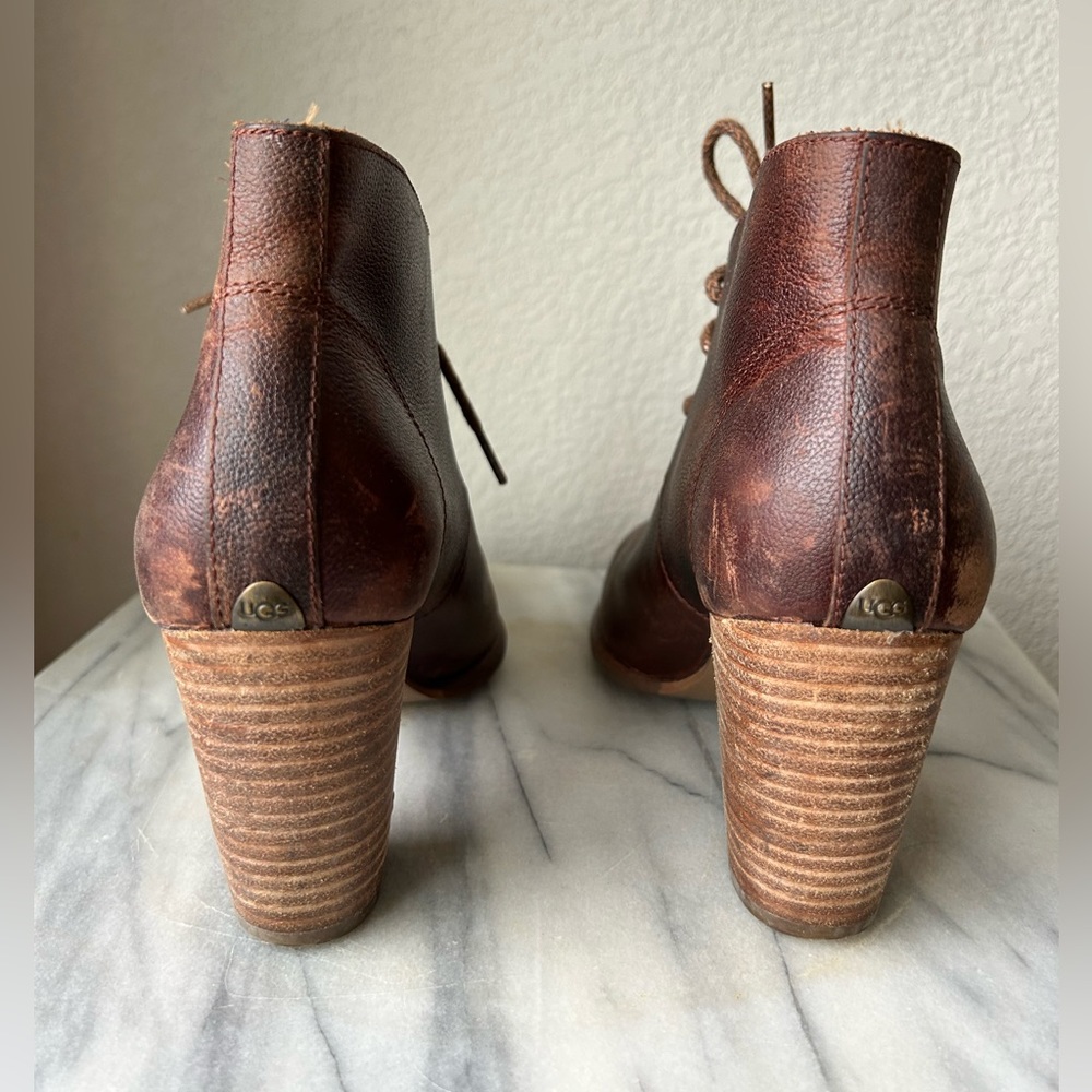 UGG Australia Mackie Boots - Picture 2 of 8